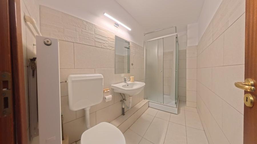 Apartament 3 Camere, B.ul Unirii, Persoana Fizica sau Juridica, Partial Mobilat - 9