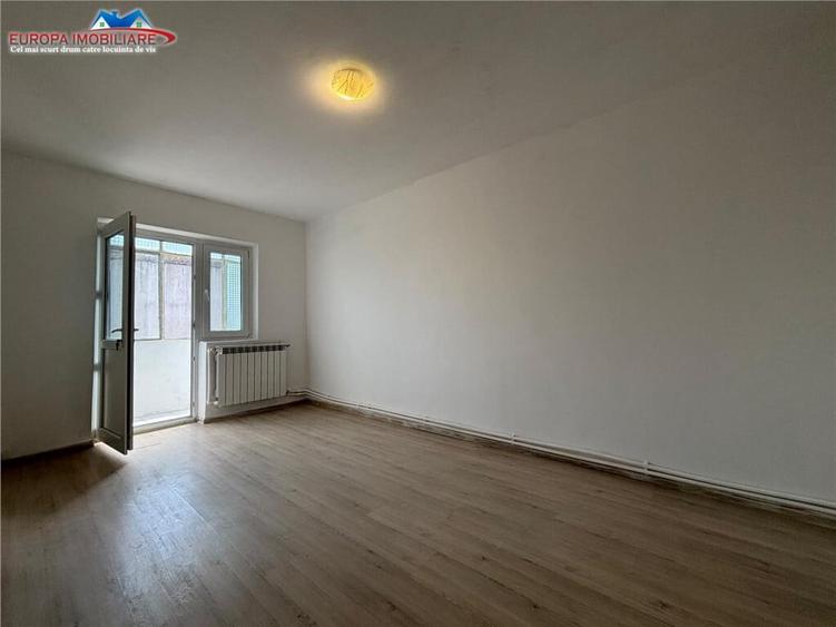 Garsoniera de zona Dallas Tulcea - 5