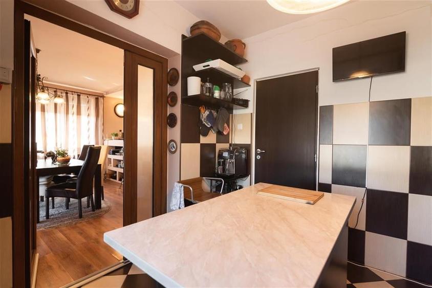 Casa P+M cu 4 camere+living+loc de luat masa in Santion - 14