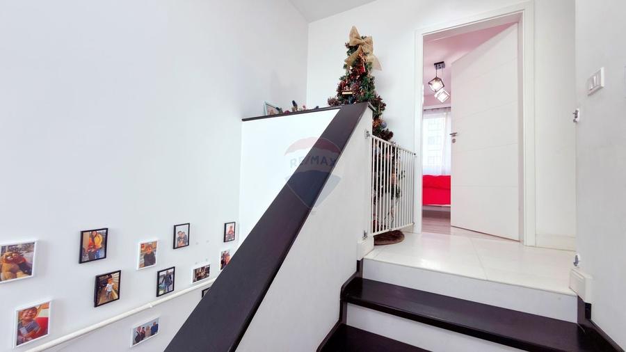 Vila 4 camere | Teren 251 mp | 2 parcari | 10 min Metrou - 41