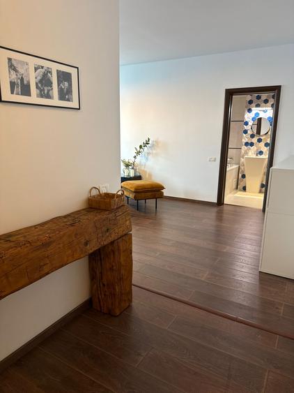 Apartament cu 3 camere decomandat în Uverturii