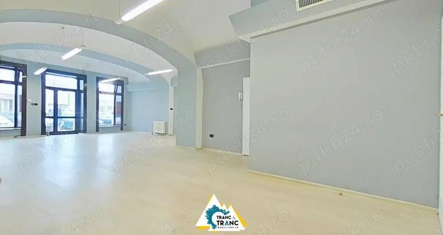 Spa?iu comercial de inchiriat cu 3 camere pe Bulevardul Revolu?iei - 3
