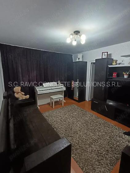 Apartament parter cu balcon