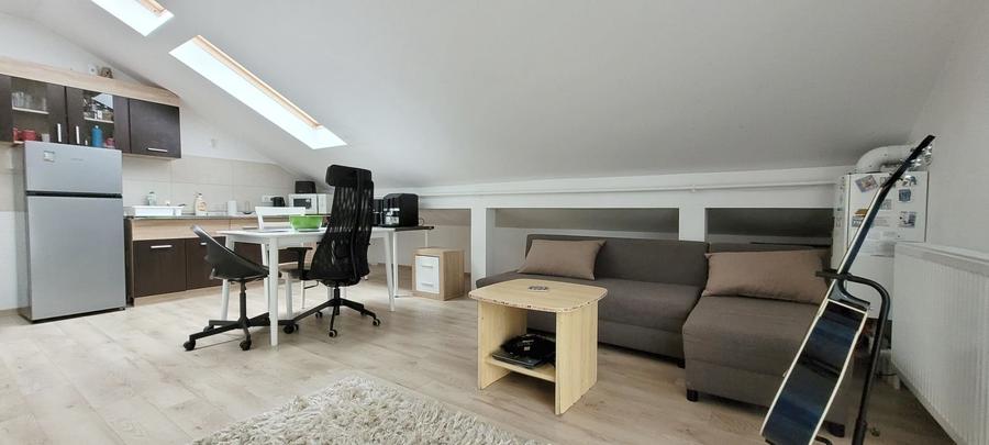 De vânzare apartament cu trei camere în Bună Ziua - 4