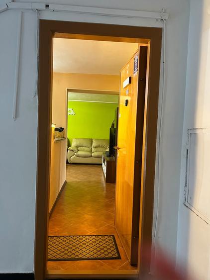 Apartament cu 3 camere decomandat în CET