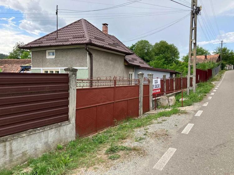 Vand casa in comuna Mociu - 3