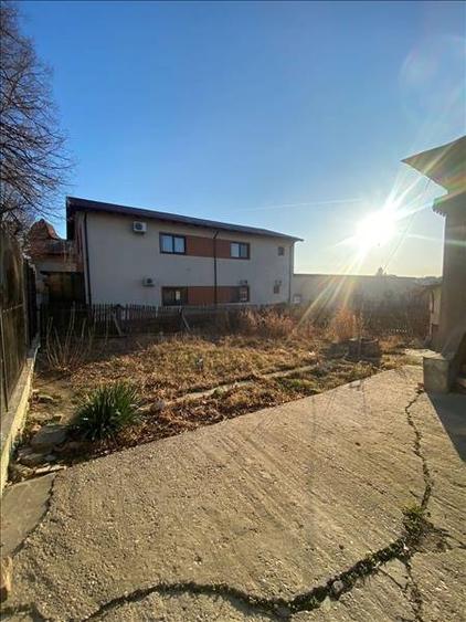 TECHIRGHIOL CENTRAL CASA CARAMIDA TEREN 290 MP. DISTANTA PANA LA  LAC 25O M - 1