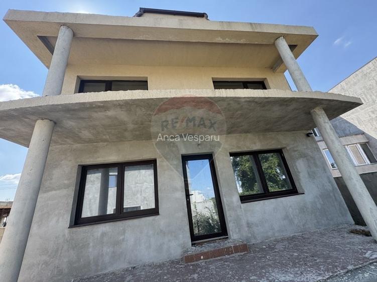 Casa / Vila cu 4 camere de vanzare Ovidiu Constanta