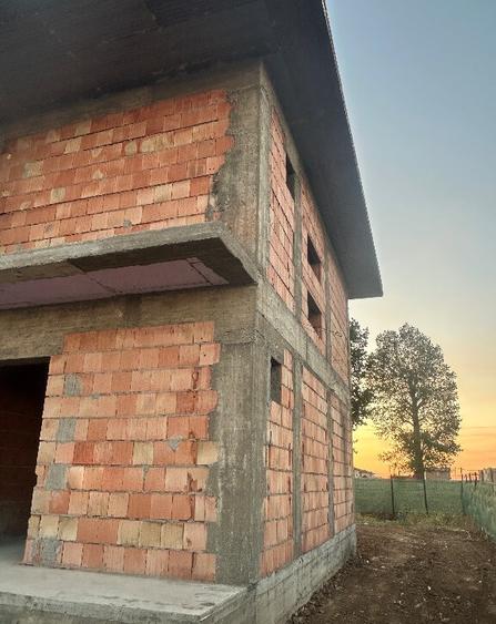 Casa la rosu cu placa de beton peste etaj Berceni, Ilfov - 3