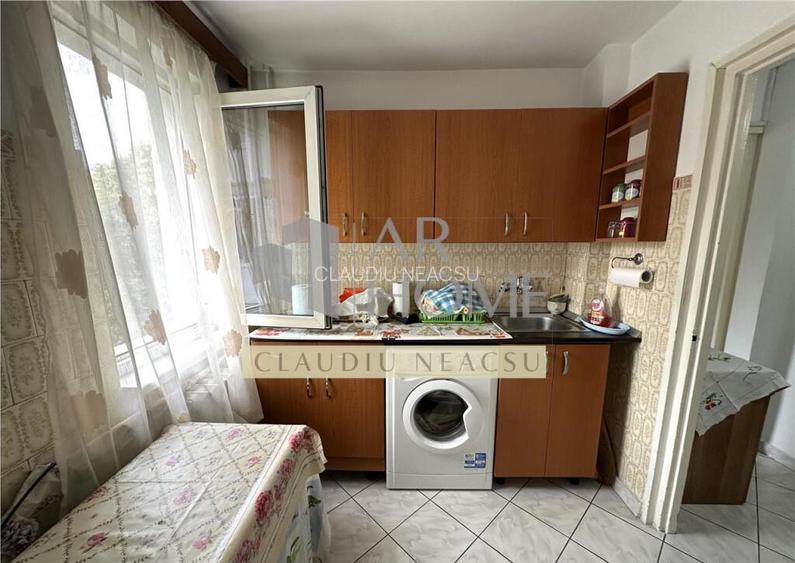 Apartament 3 camere, zona Vest, Ploiesti Apartament 3 camere, zona Vest, Ploiesti