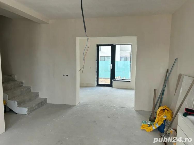 Casa parter , etaj , zona selgros strada macului - 3