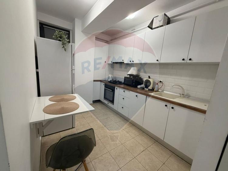 Apartament cu 3 camere de închiriat în zona Valea Rosie - 4