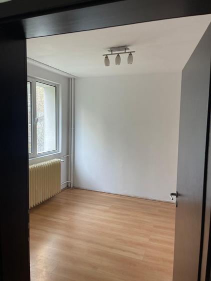 Titan, metrou, Barajul Cucuteni - 8