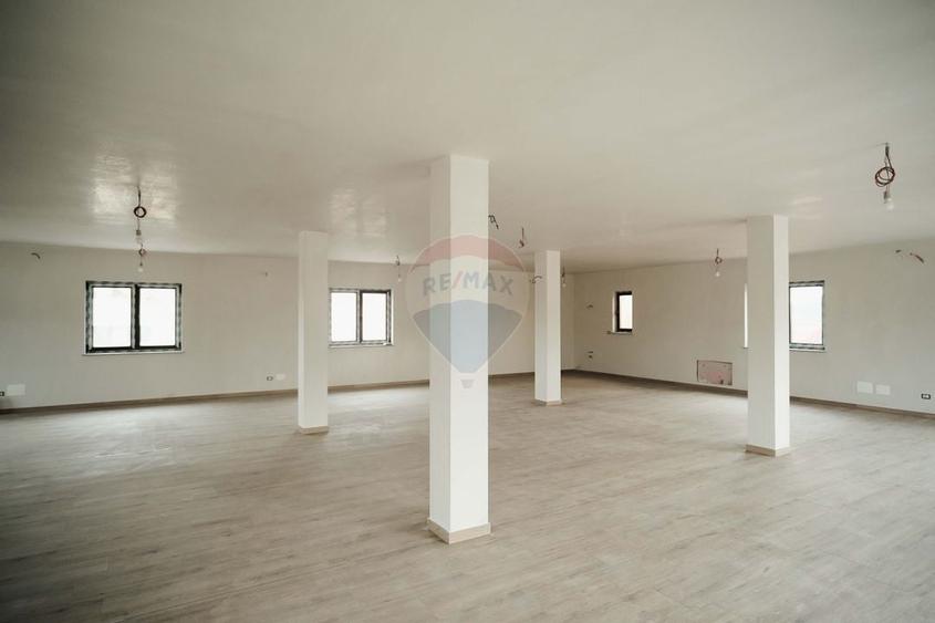 Spatiu comercial de inchiriat in Com Marginea - 10