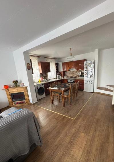 Casa moderna 4 camere 2 bai curte si parcare privata in Arhitectilor - 1