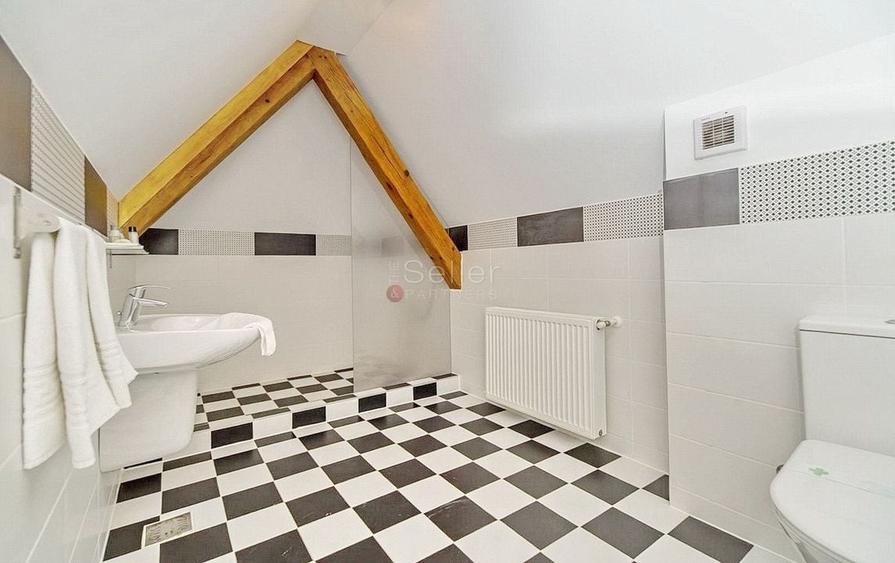 Priveliste Deosebita | Calea Poienii - 8