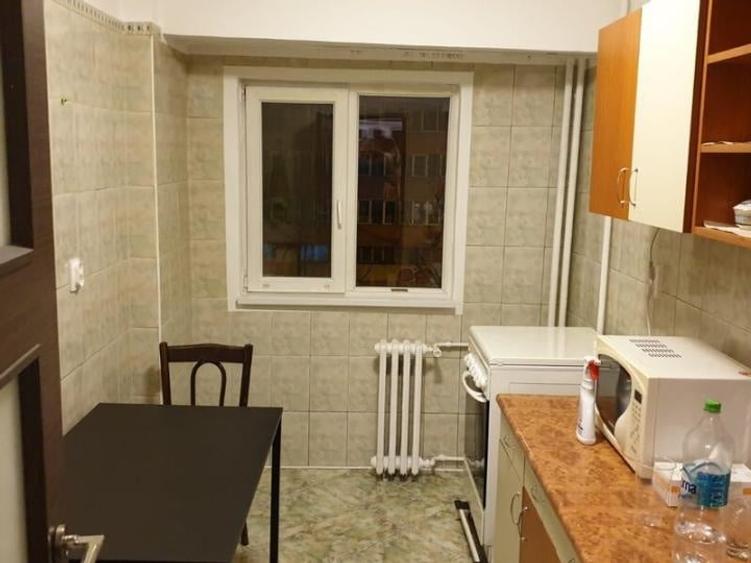 Apartament cu 4 camere decomandat, mobilat în Mihai Bravu