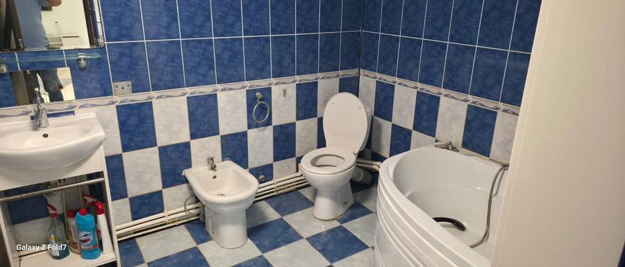 Inchiriez apartament 3 camere , situat in Cartierul Bucuresti noi, langa metrou bazilescu , 2 minute de piata 16 Februarie . - 4