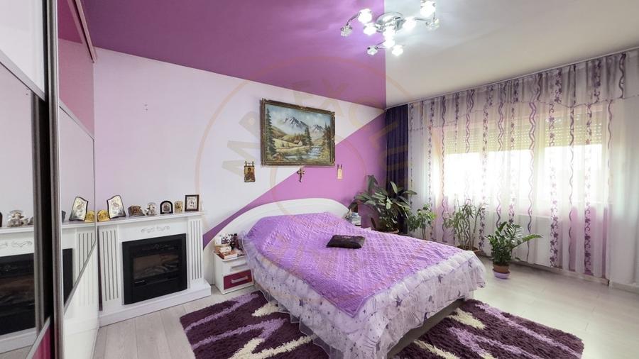 Apartament 3 camere MV2 Etaj IV, Str. Octavian Goga - Carei - 2