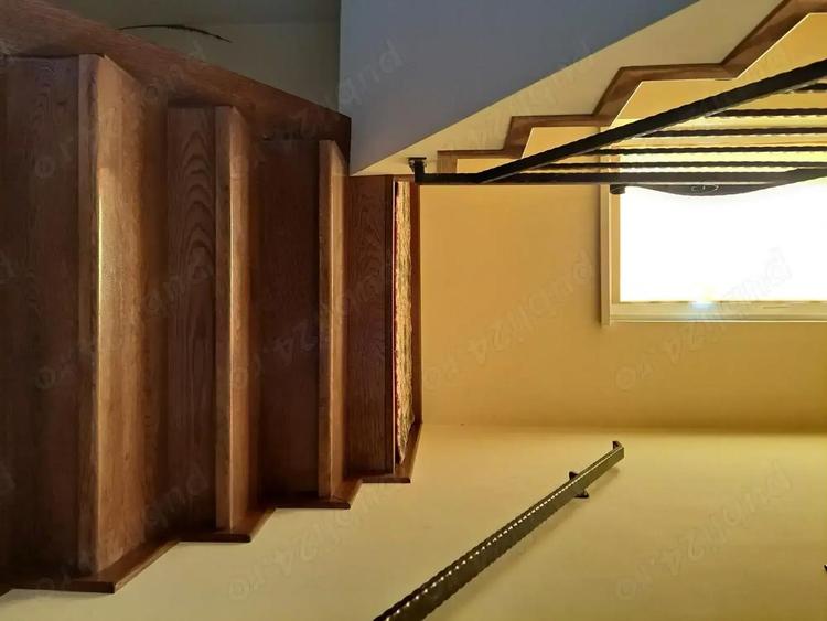 Casa-Vila ultrafinisata in regim D+P+E cu toate utilitatile pe 900 mp,teren - 9