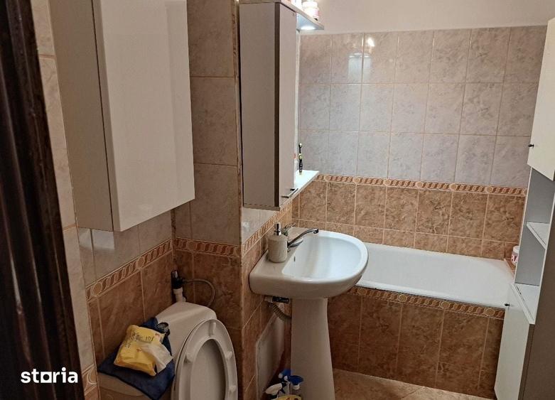 Apartament cu 4 camere decomandat în 1 Mai