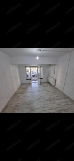 Spa?iu comercial Central - Capitol - Asirom - Intrare din str. Mircea cel Batran - 6