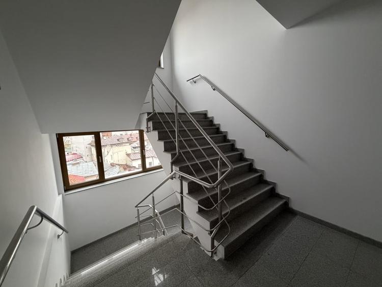 Spatiu comercial | Unirii | Tineretului | Metrou 7' - 9