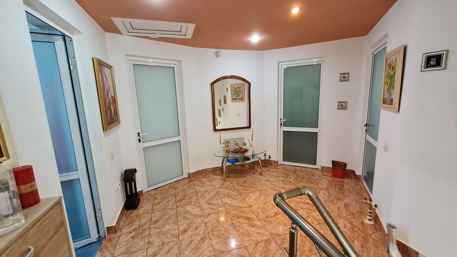 Vand Casa P+1 cu piscina, Curtea de Arges - 2