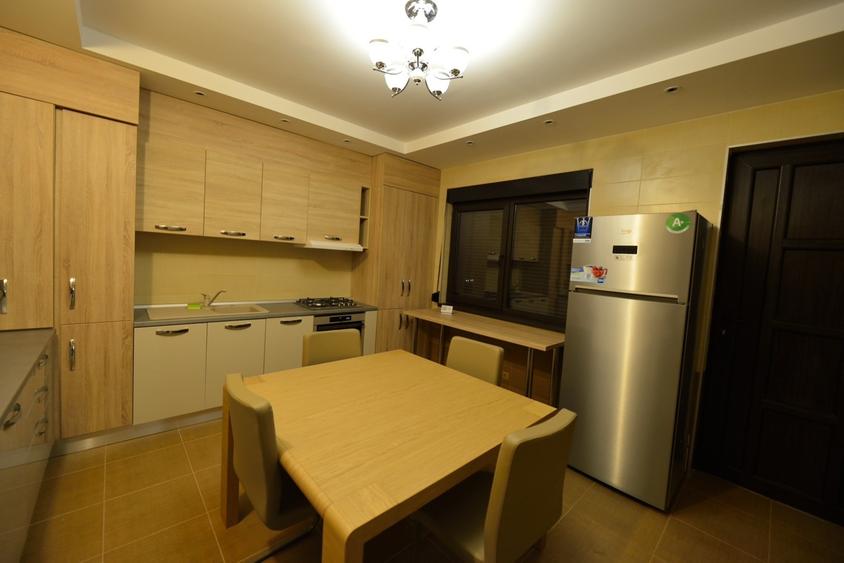 Duplex cu 5 camere cu Canalizare în Băneasa