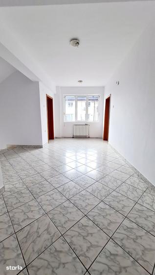 Casă cu 6 camere cu Teren 80 Mp în Crângași