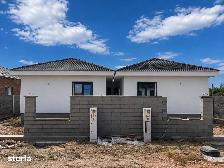 Duplex despartit prin cam. tehnica / Toate utilitatile Comision 0 - 1