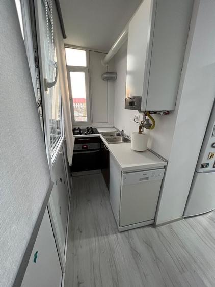 Apartament cu 2 camere decomandat în Cornișa