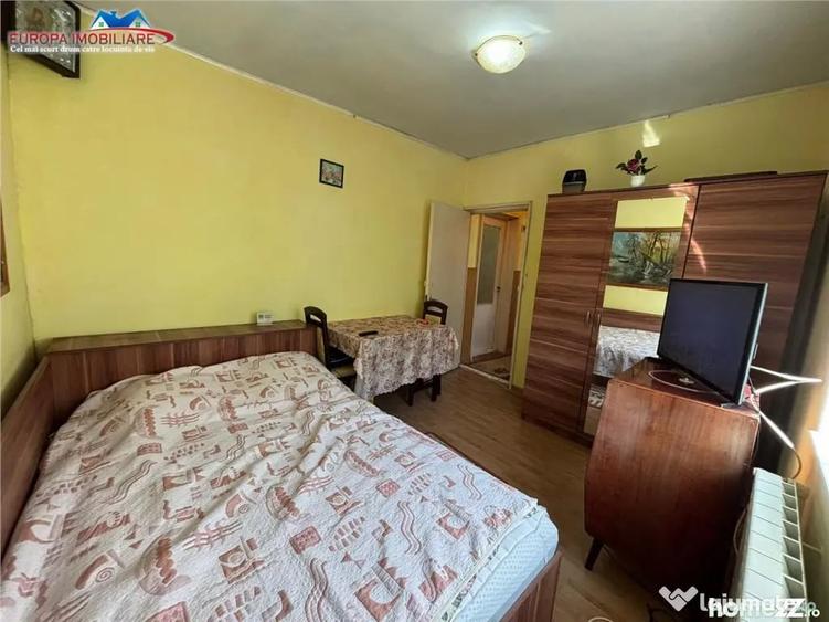 Apartament cu 2 camere decomandat în Vest
