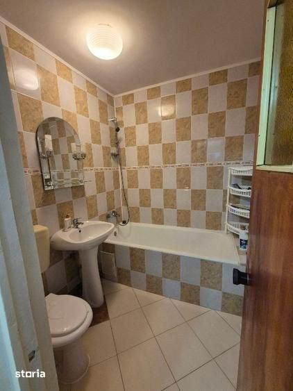 Apartament cu 3 camere decomandat în Giurgiului