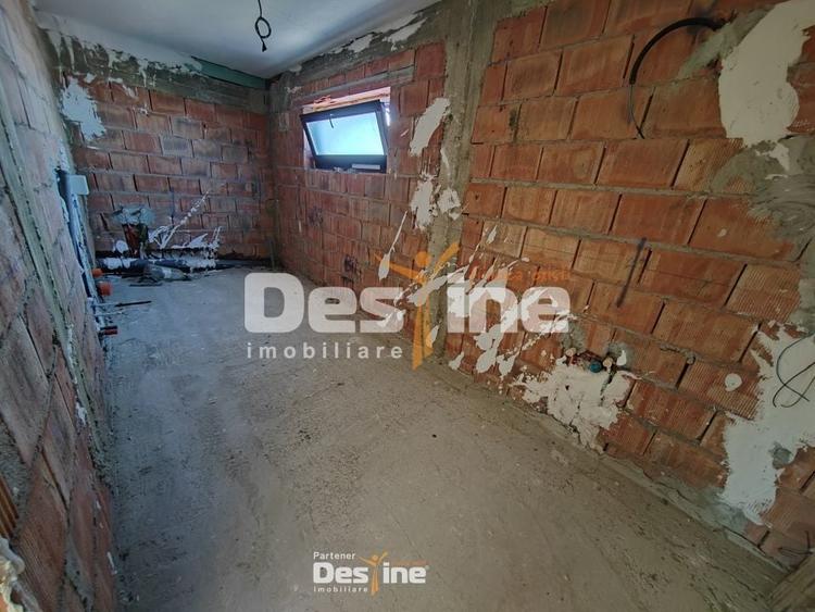 Casă individuală cu 4 camere cu Canalizare în Bârnova