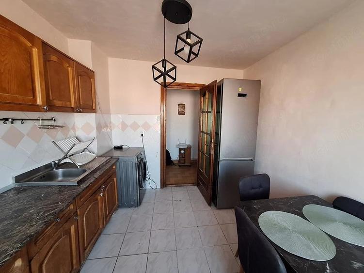 Apartament spatios - 3 camere - 2 bai - 67 mp - zona Lipovei - 12