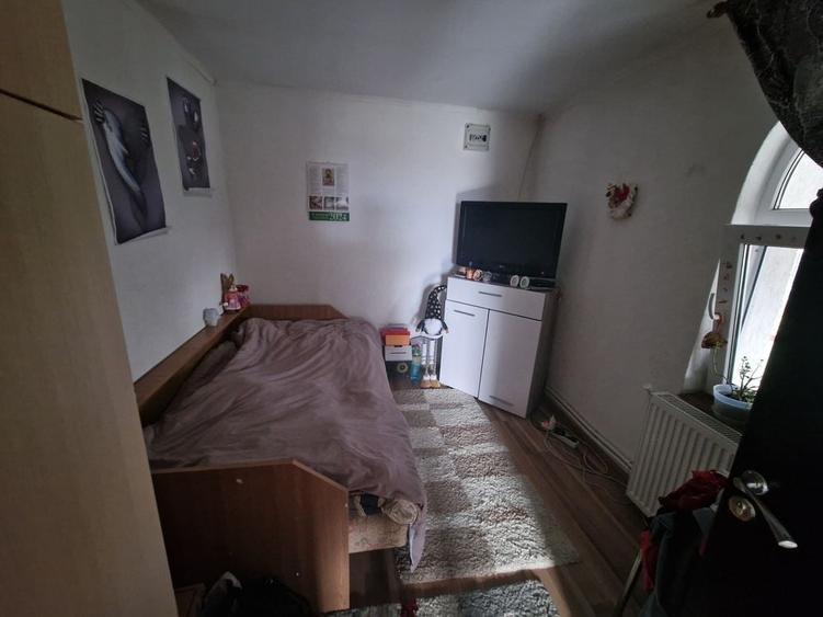 Casă cu 3 camere în Central