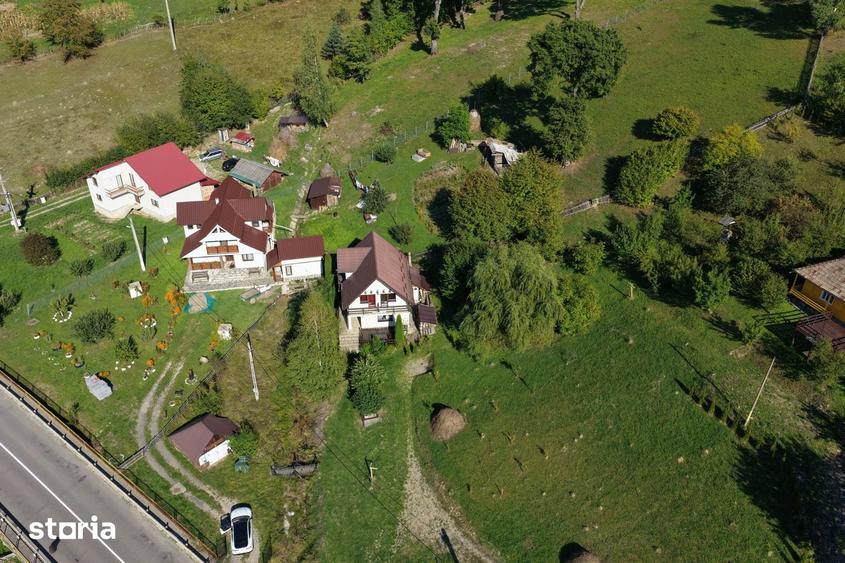 Casă cu 5 camere cu Teren 4258 Mp în Hangu