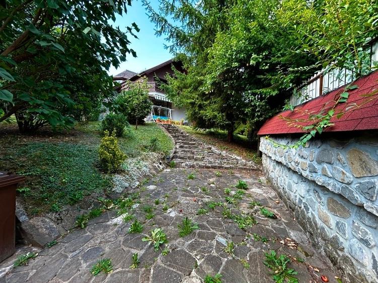 Casă individuală cu 5 camere cu Teren 840 Mp în Nord-Vest