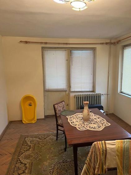 Vand apartament 3 camere Corabia - 1