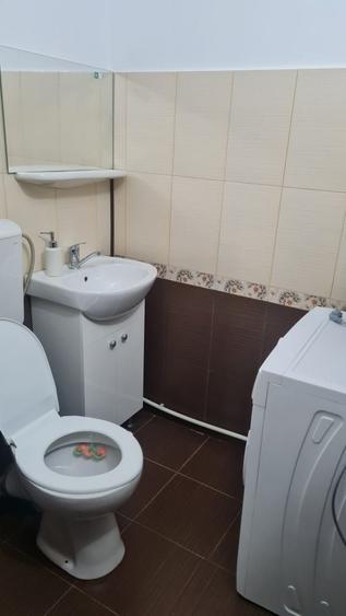 Apartament cu 3 camere decomandat în Craiovița Nouă