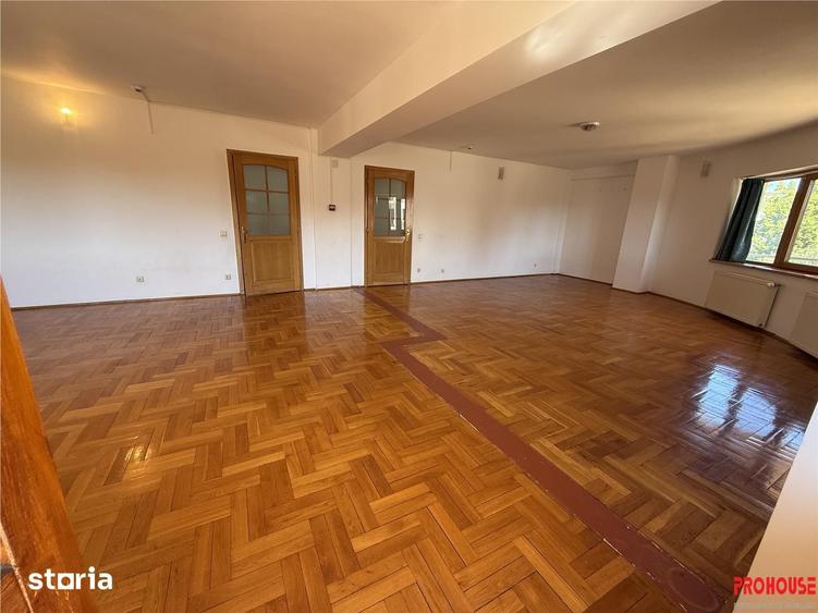 Spațiu comercial, de 600 mp, în Gherăiești