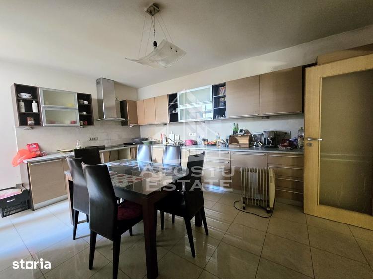 Casă cu 8 camere cu Teren 629 Mp în Mehala