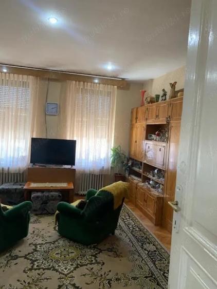 Casă cu 6 camere cu Teren 816 Mp în Lugoj