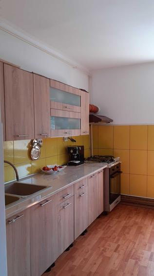 Apartament cu 2 camere decomandat în Astra