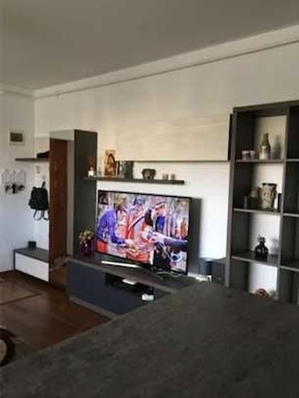 Apartament cu 3 camere semidecomandat în Exterior Vest