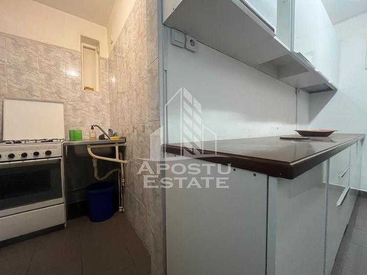 Apartament cu 2 camere decomandat, mobilat în Confecții