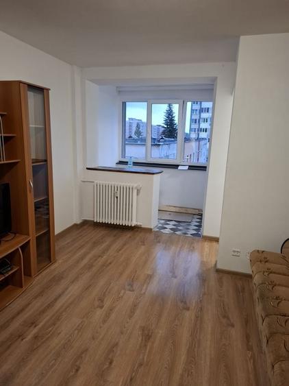 Inchiriez garsoniera zona Astra Brasov str. Soarelui nr 3 - 5