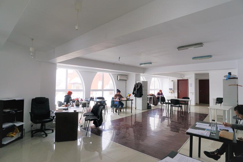 Birou, de 925 mp, în Armeneasca