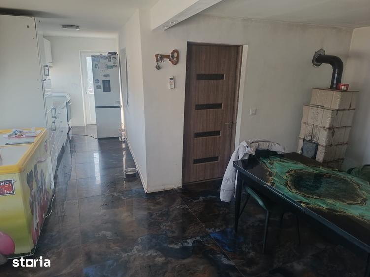 Casă cu 3 camere cu Teren 1700 Mp în Giurgița